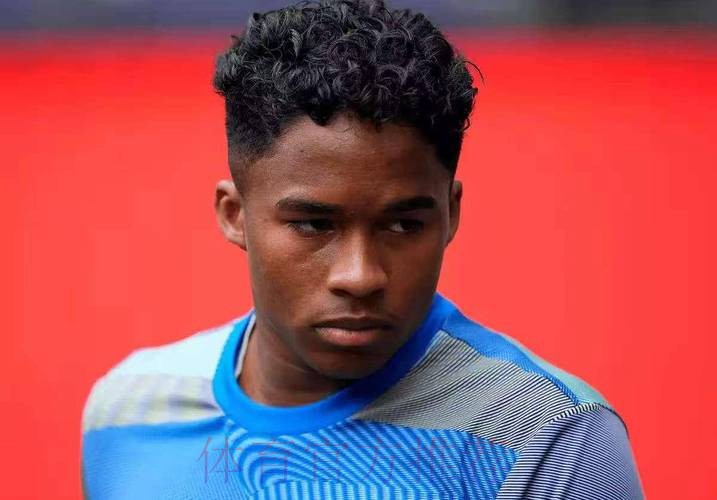 TA:恩德里克仅出场149分钟 他没充分领会战术职责 TA:恩德里克仅出场149分钟 他没充分领会战术职责